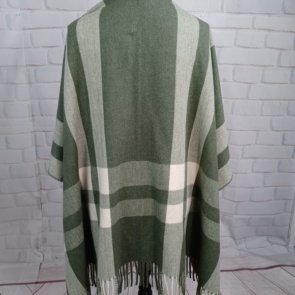 Universal Tread women's plaid print fringed shawl size one size fits most b11 - Picture 9 of 9